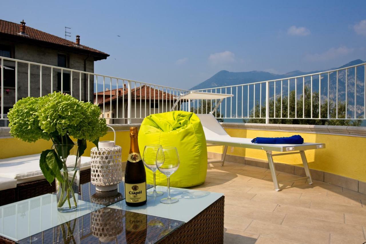 Casa Vacanze Marconi 22 Marone Exterior foto